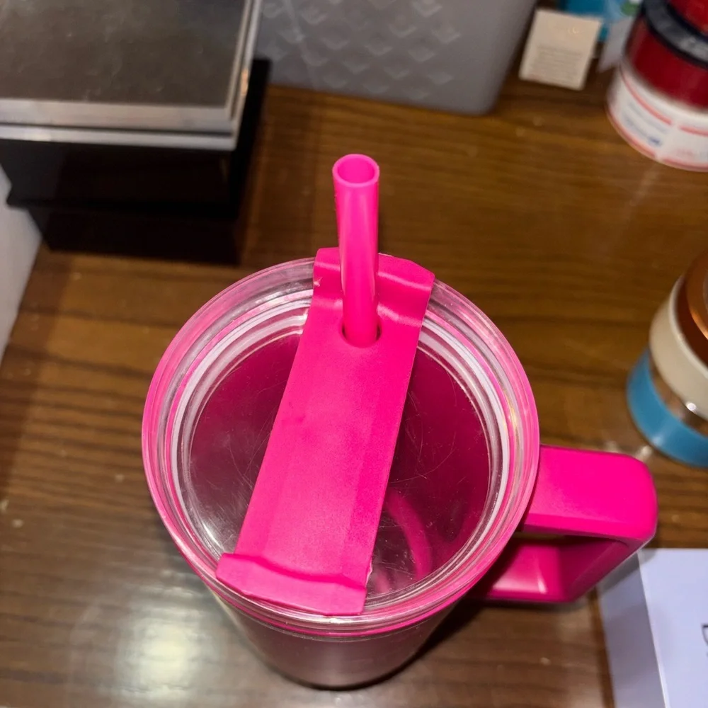 🎀 40oz Pink Bows Tumbler